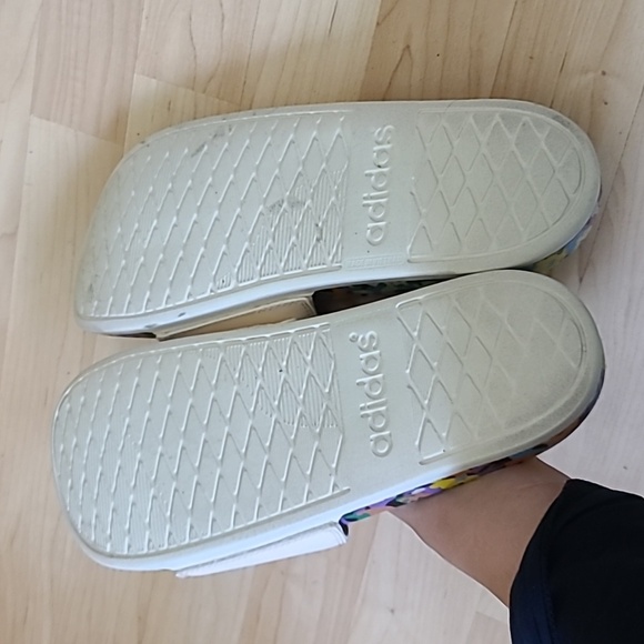 Adidas ADILETTE COMFORT Slides Soft Multi Color Sandals Women's Size 9 - Picture 5 of 6